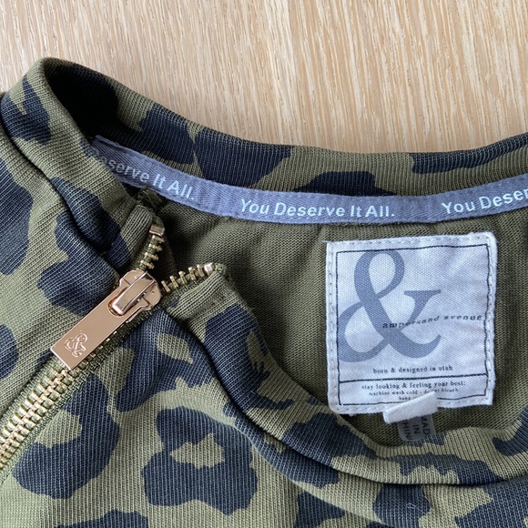 Ampersand Avenue Long Sleeve Top - Picture 11 of 12